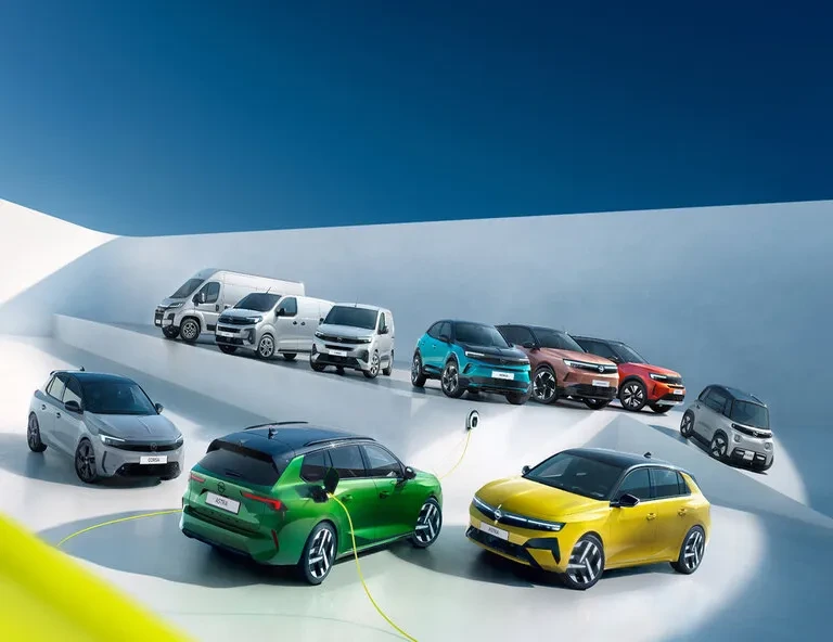 Die Opel Elektro-Modelle bis zu 694km Reichweite.  Jetzt ab 0 % fixem Sollzinssatz*!