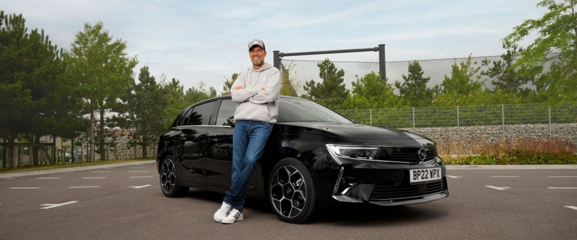 Jürgen Klopp preuzeo novu Opel Astru Plug-in Hybrid