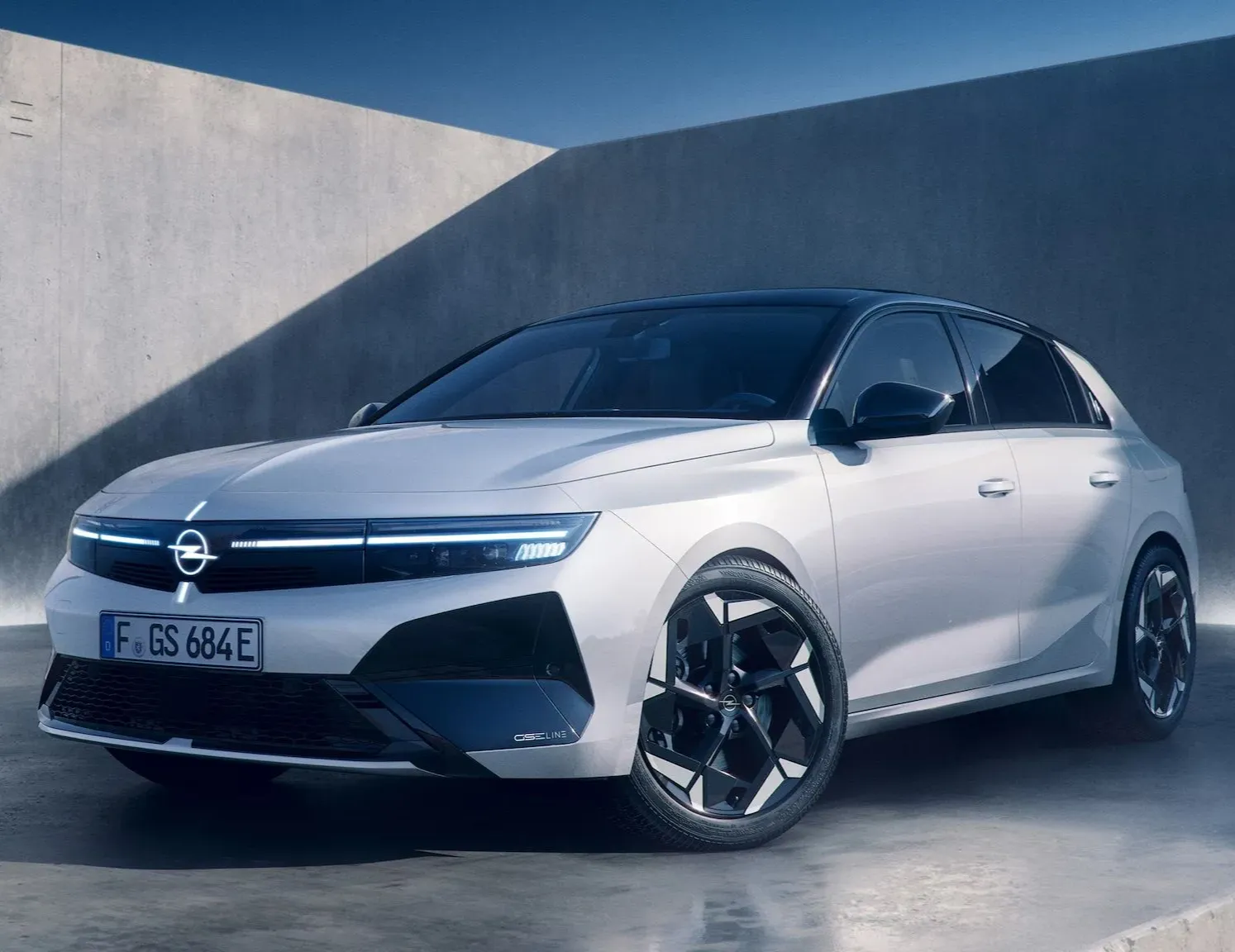 NEW OPEL ASTRA GSE LINE CELEBRATES DEBUT AT PARIS MOTOR SHOW 2026