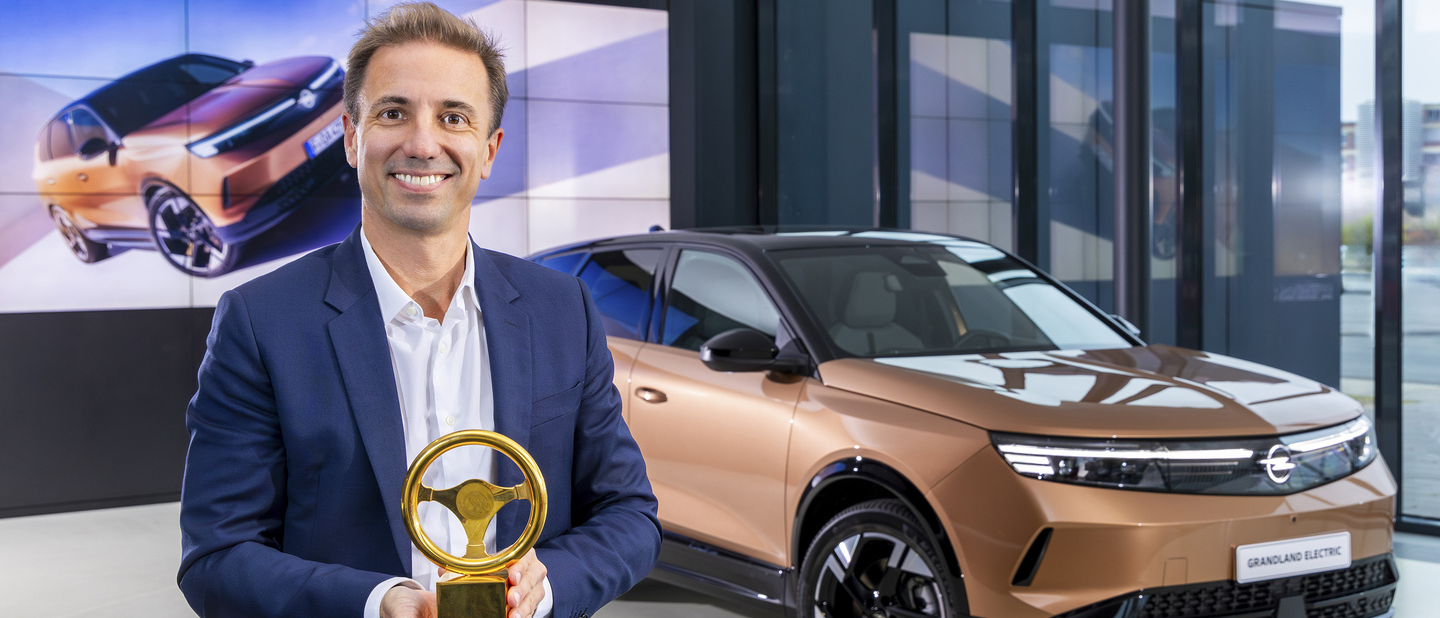 NEW OPEL GRANDLAND WINS FIRST GRAND TITLE WITH 2024 GOLDEN STEERING WHEEL AWARD